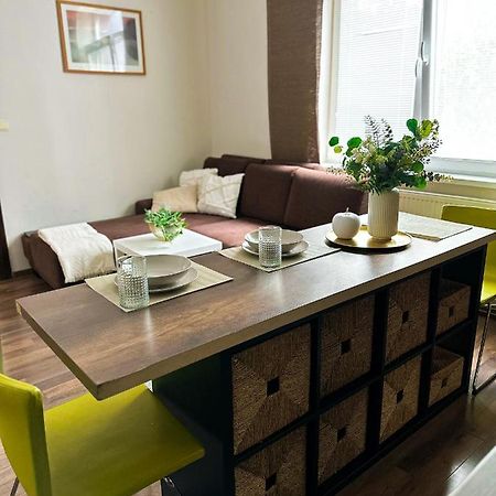 Spacious City Centre Apartment براتسيلافا المظهر الخارجي الصورة